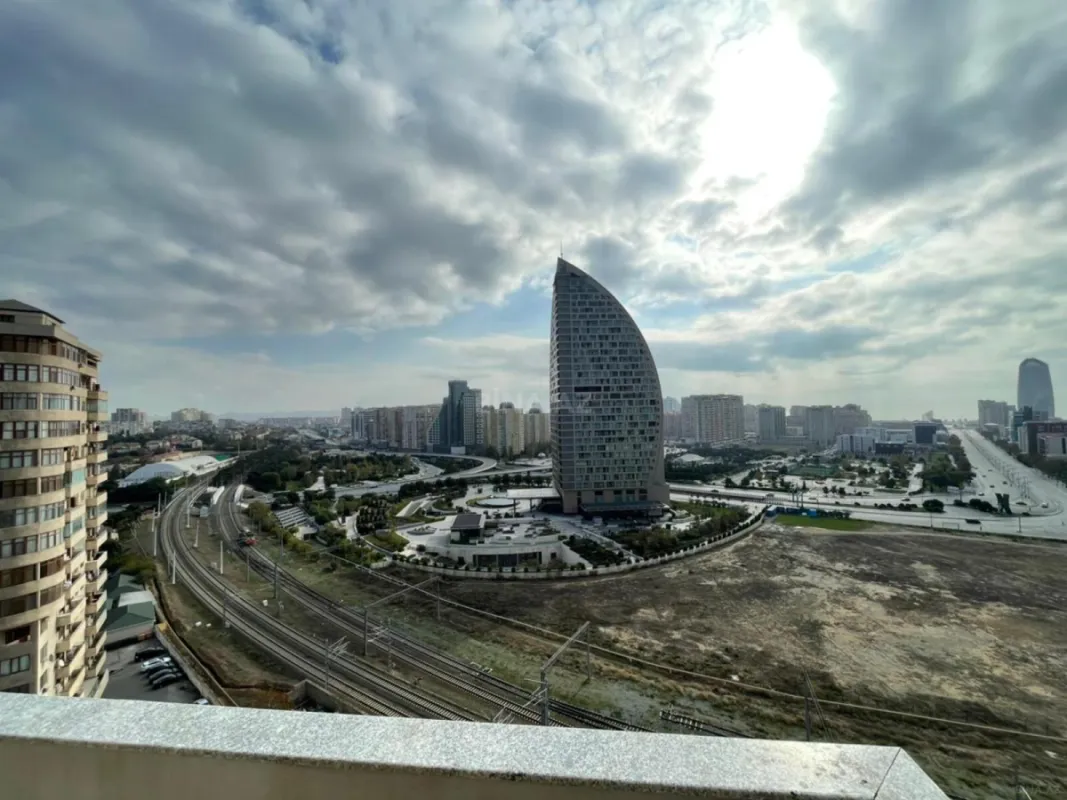 Kirayə verilir 3 otaqlı mənzil 130 m²