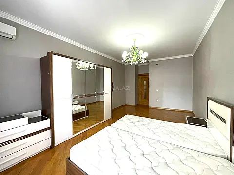 Kirayə verilir 3 otaqlı mənzil 130 m²