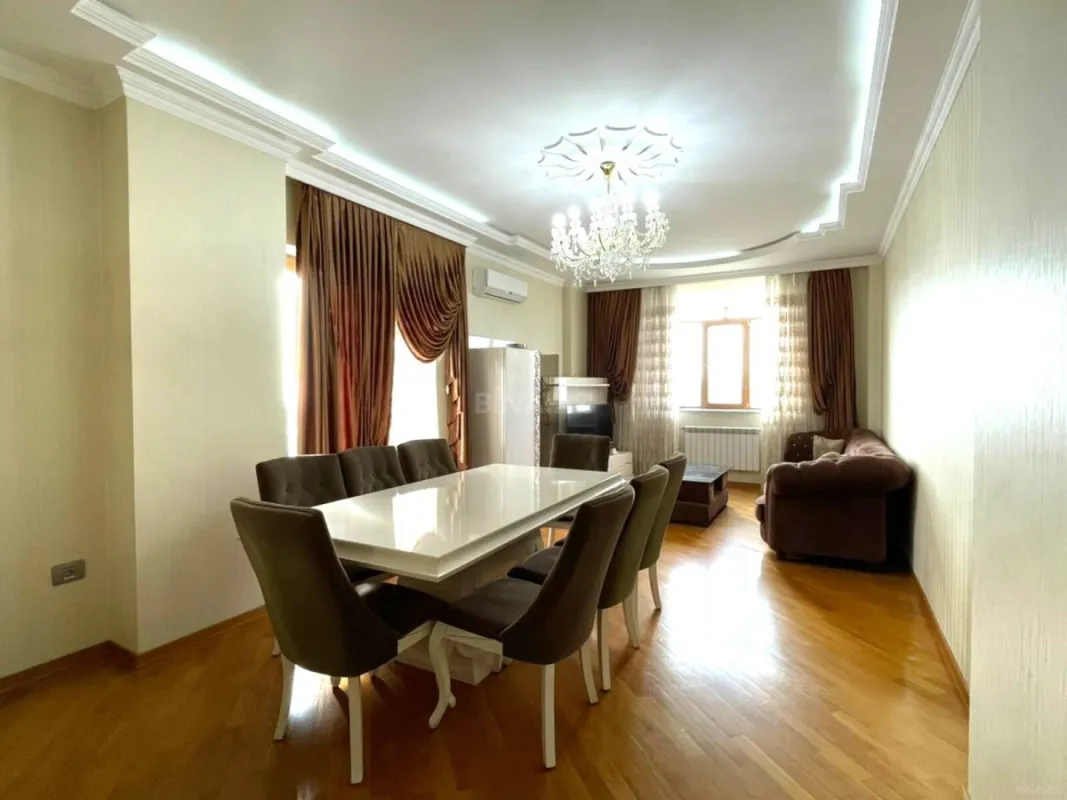 Kirayə verilir 3 otaqlı mənzil 130 m²