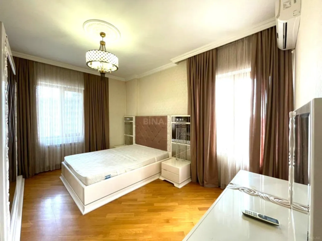 Kirayə verilir 3 otaqlı mənzil 130 m²