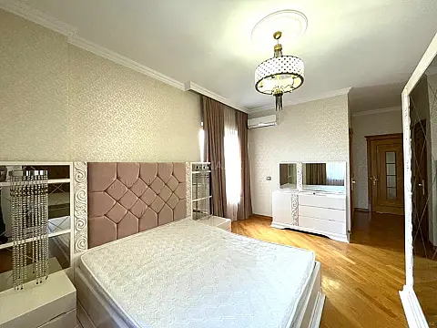 Kirayə verilir 3 otaqlı mənzil 130 m²
