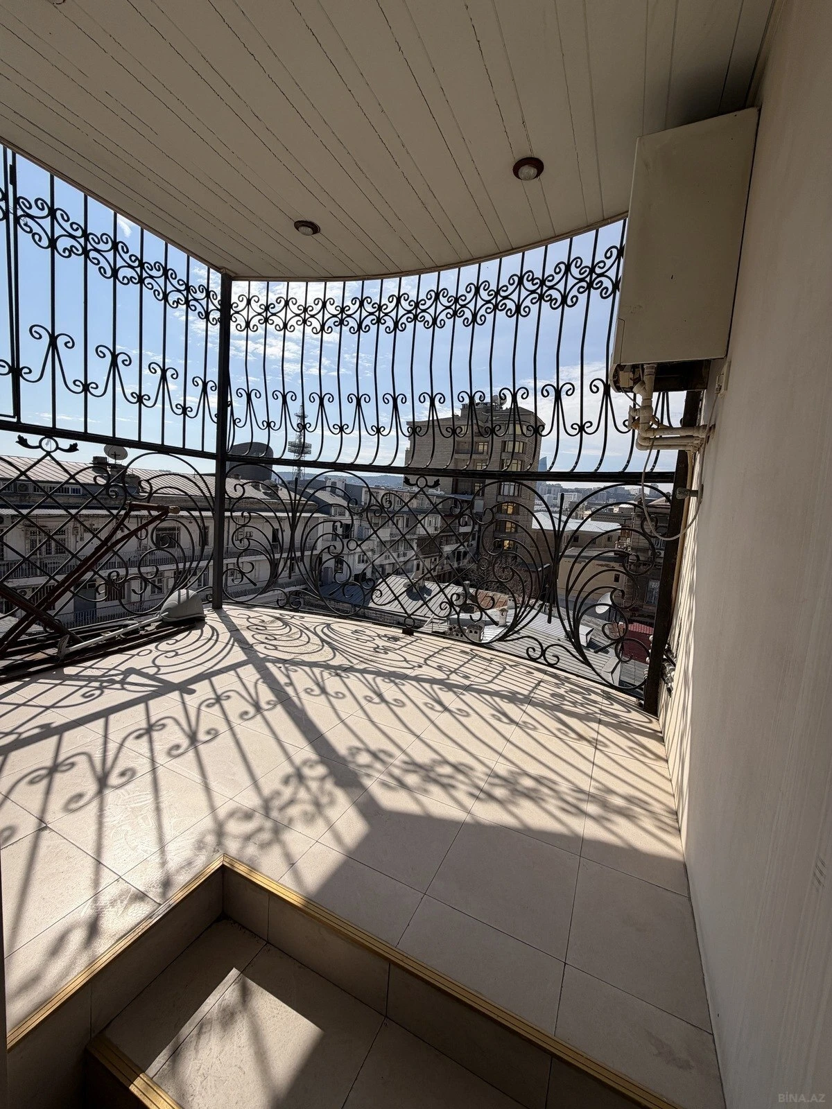 Satılır 3 otaqlı mənzil 90 m²