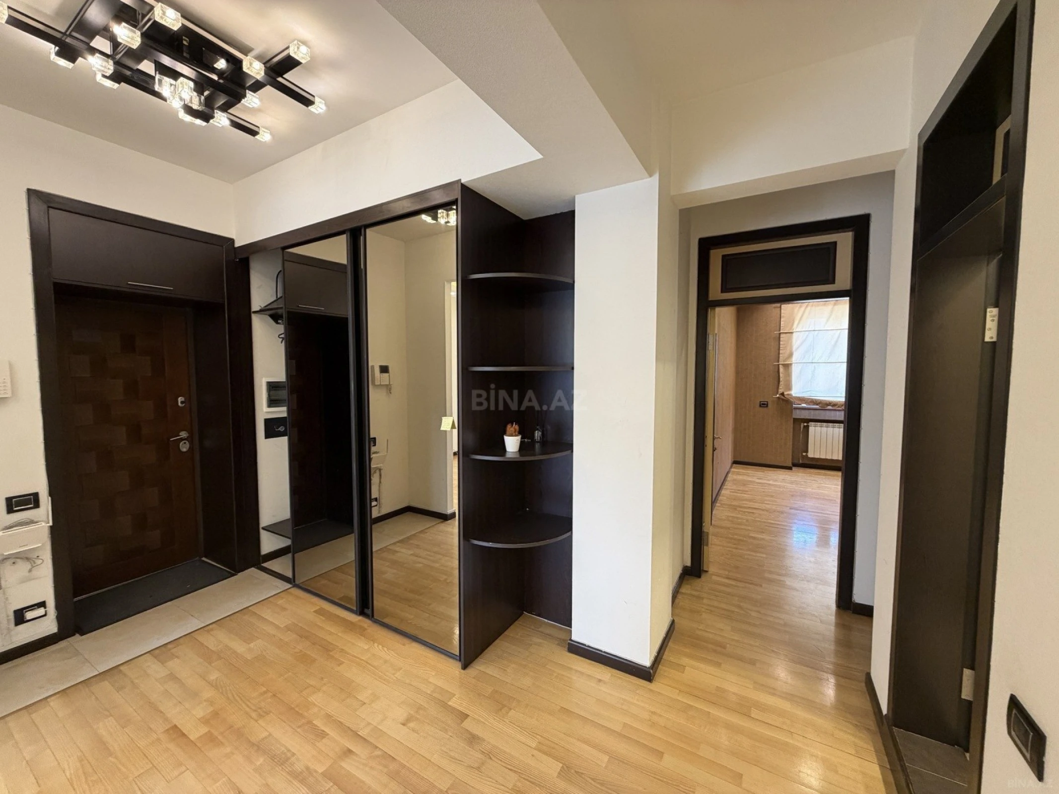 Satılır 3 otaqlı mənzil 90 m²