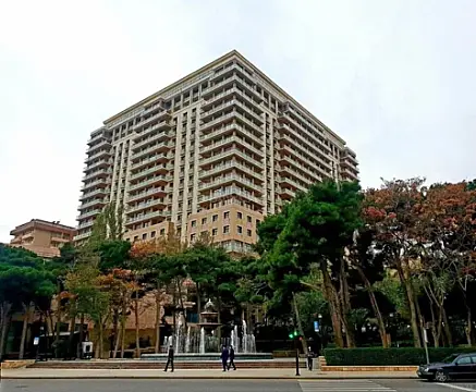 Kirayə verilir 3 otaqlı mənzil 160 m² — Bakı, Nizami 3 otaq 160.00 m²