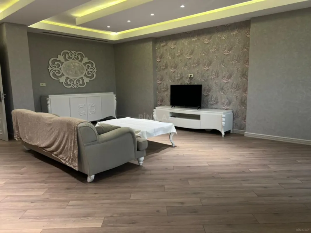 Kirayə verilir 3 otaqlı mənzil 160 m²