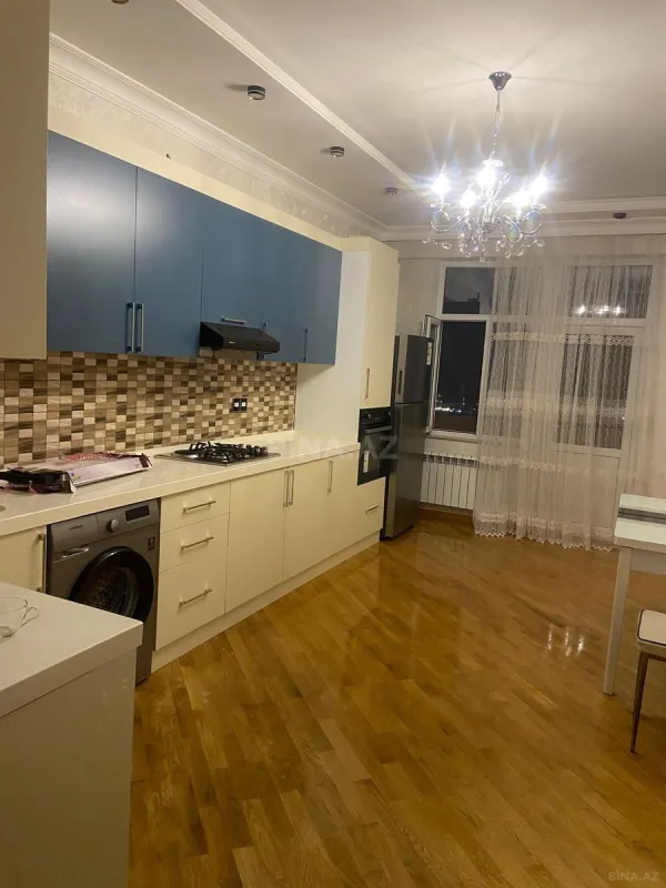 Kirayə verilir 2 otaqlı mənzil 113 m²