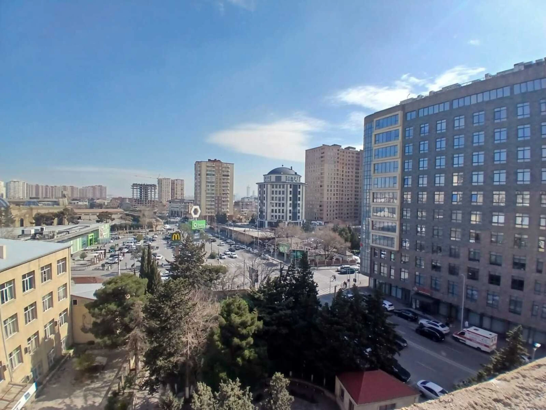 Satılır 3 otaqlı mənzil 176 m²
