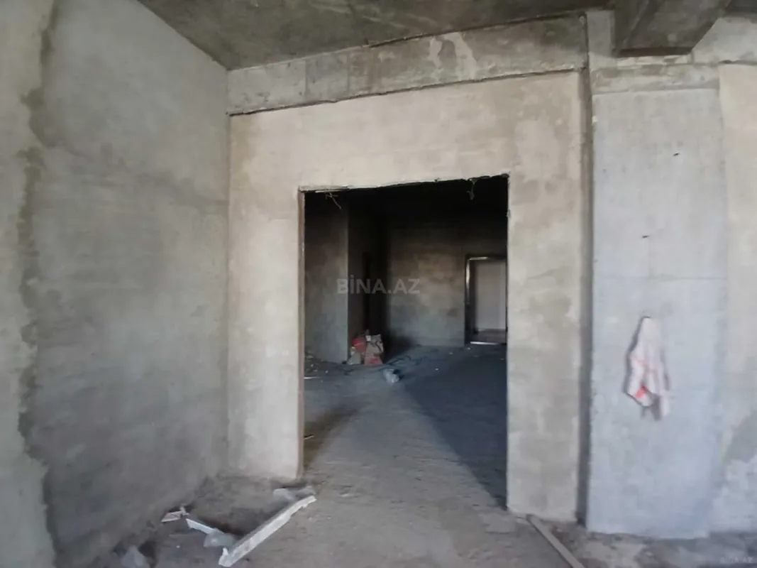 Satılır 3 otaqlı mənzil 176 m²