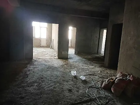 Satılır 3 otaqlı mənzil 176 m²