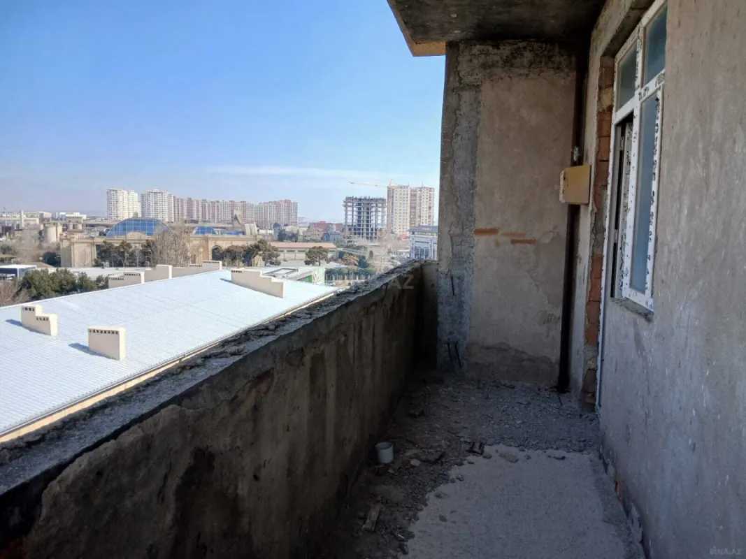 Satılır 3 otaqlı mənzil 176 m²