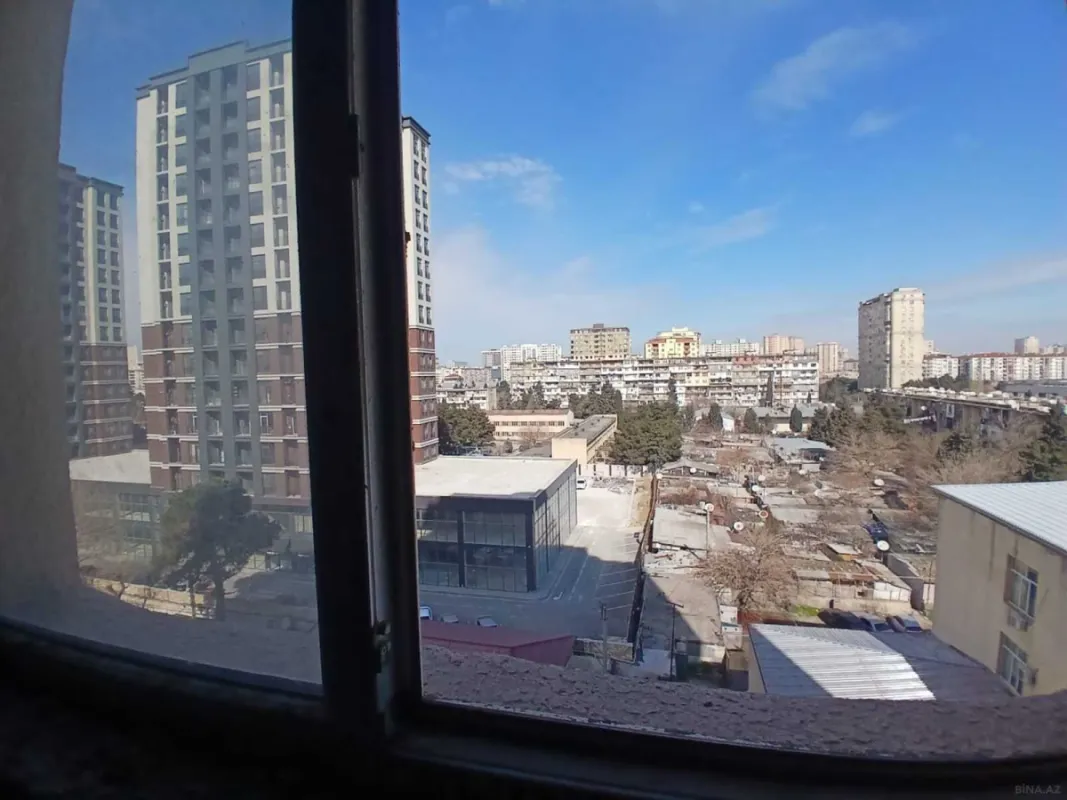 Satılır 3 otaqlı mənzil 176 m²