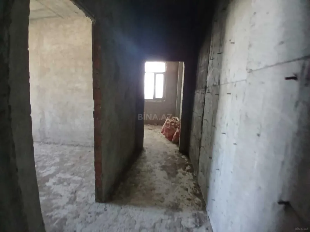 Satılır 3 otaqlı mənzil 176 m²