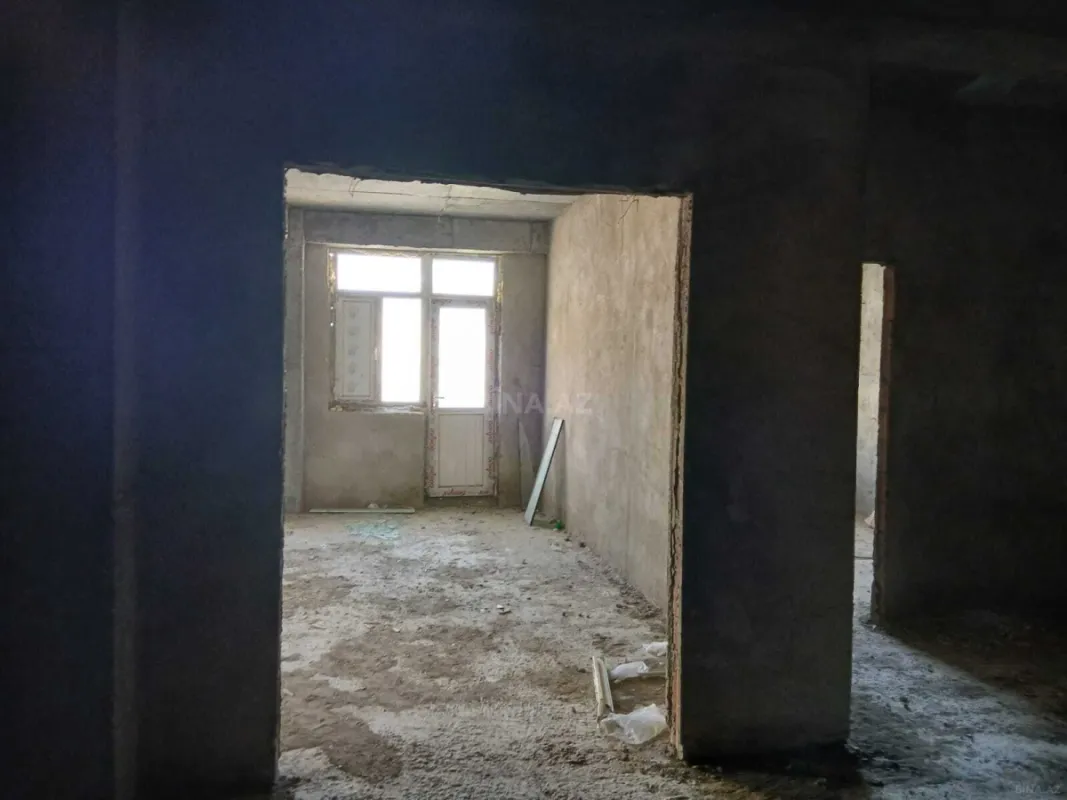 Satılır 3 otaqlı mənzil 176 m²