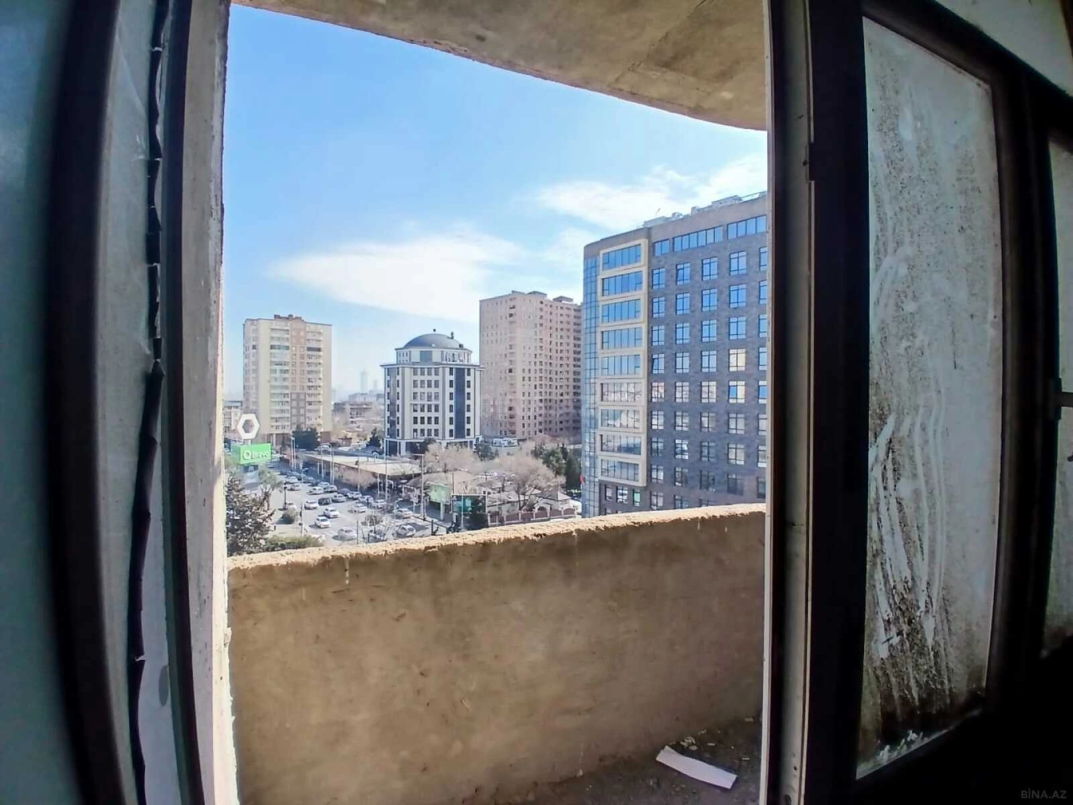 Satılır 3 otaqlı mənzil 176 m²