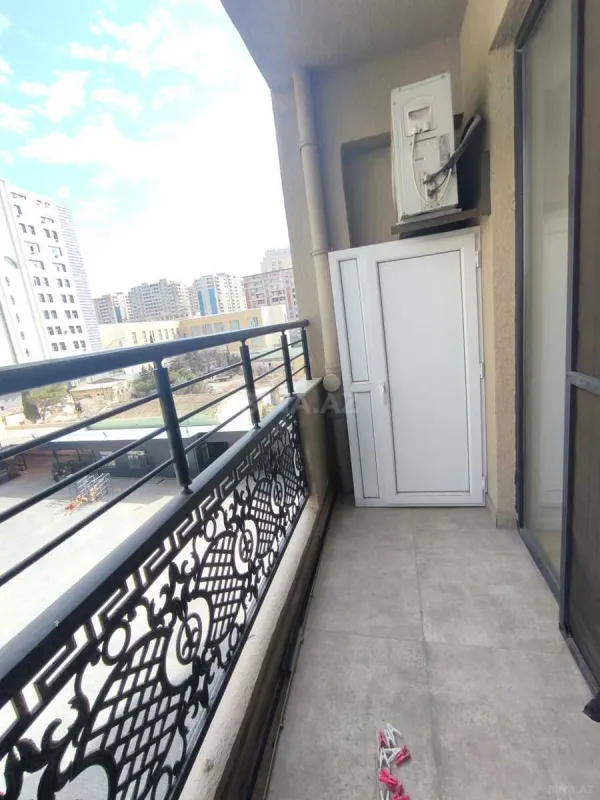 Kirayə verilir 4 otaqlı mənzil 165 m²