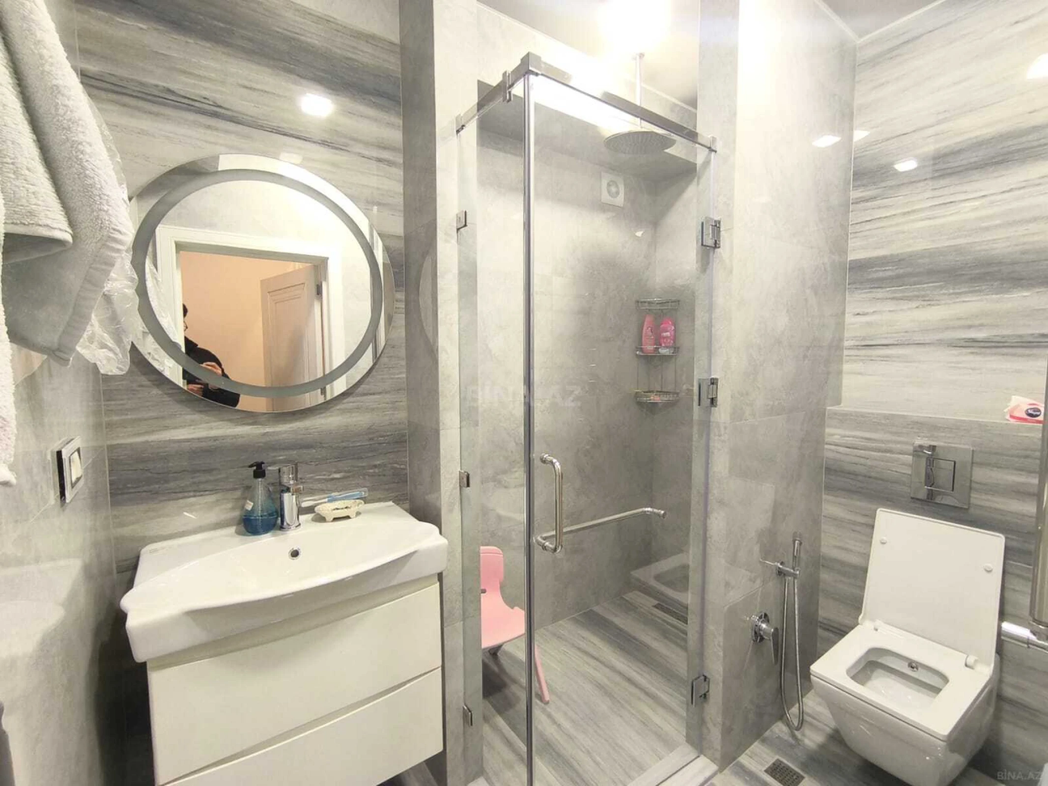 Kirayə verilir 4 otaqlı mənzil 165 m²