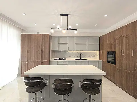 Kirayə verilir 4 otaqlı mənzil 165 m²