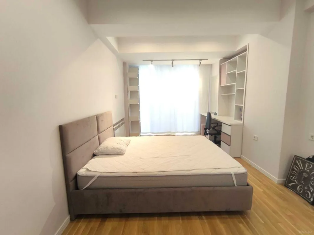 Kirayə verilir 4 otaqlı mənzil 165 m²