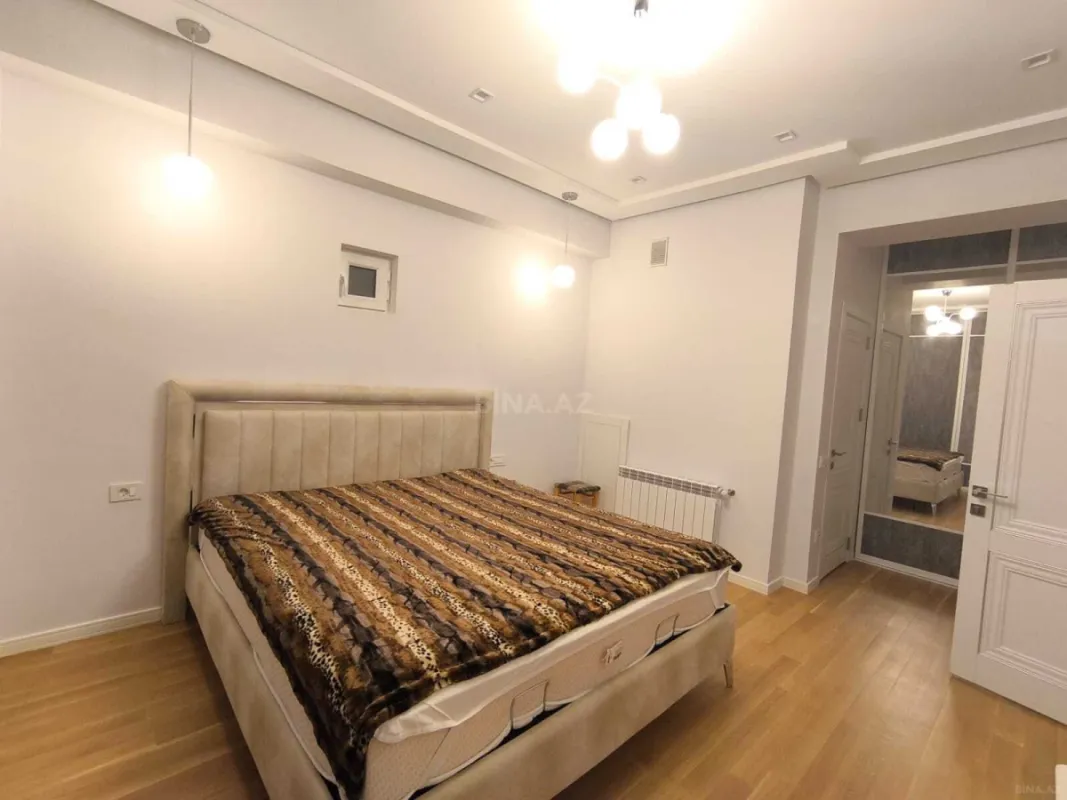 Kirayə verilir 4 otaqlı mənzil 165 m²