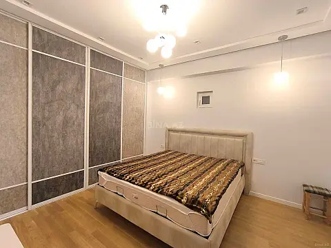 Kirayə verilir 4 otaqlı mənzil 165 m²