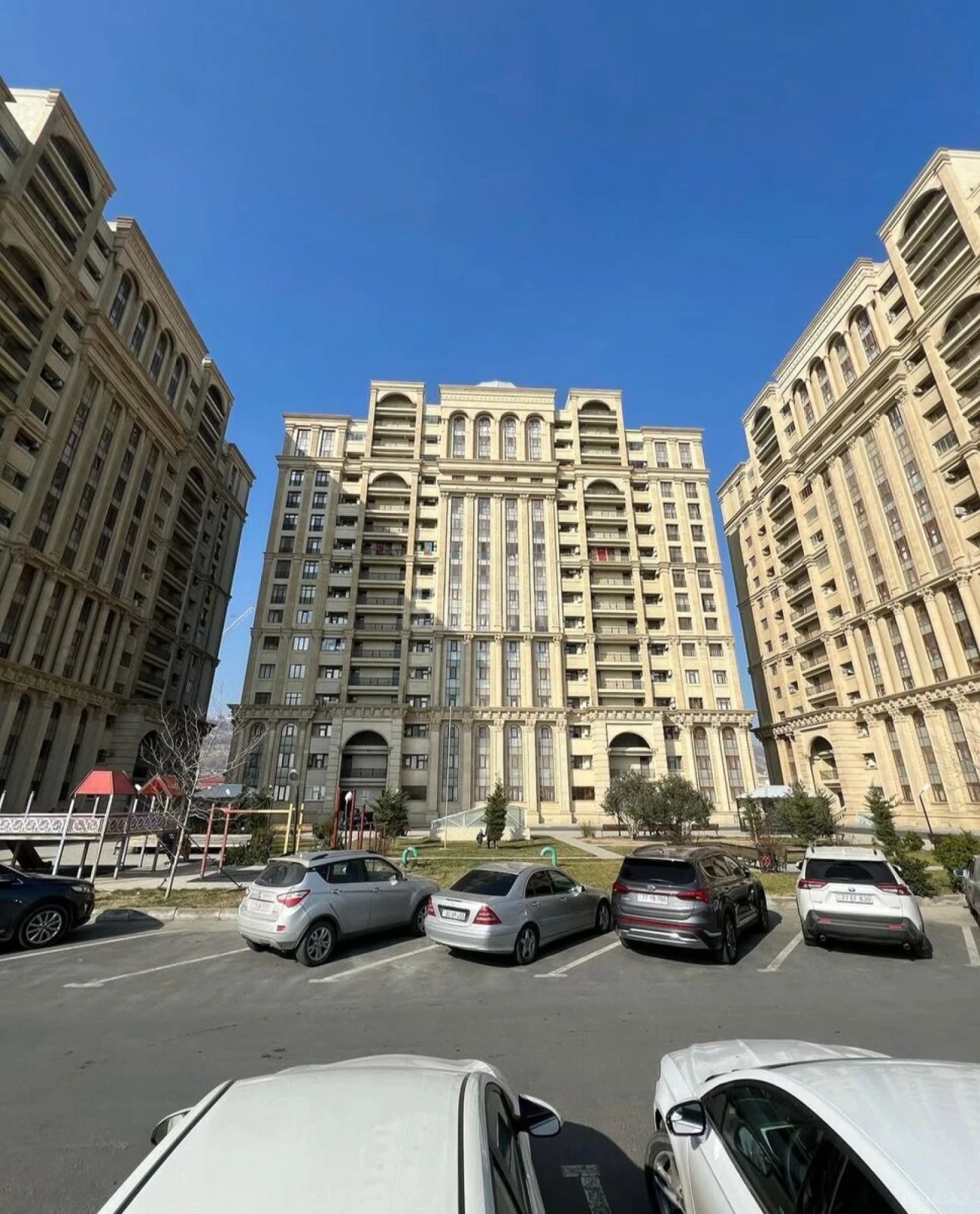 Satılır 2 otaqlı mənzil 80 m²