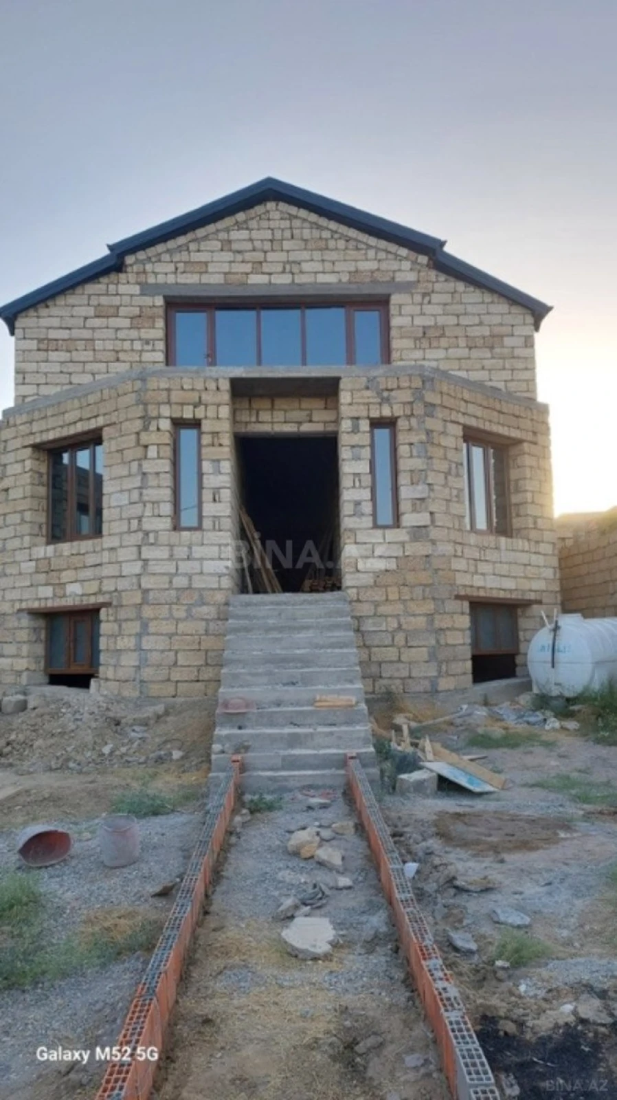 Satılır 6 otaqlı həyət evi 270 m²