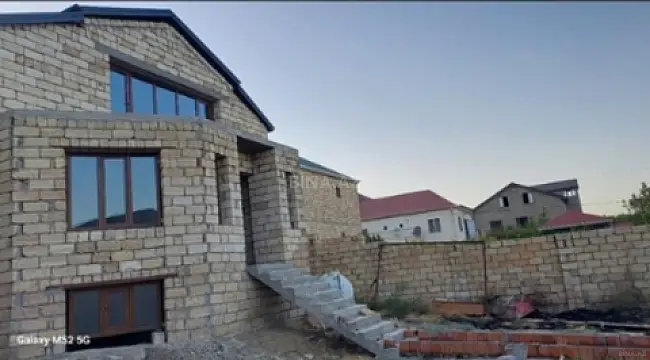 Satılır 6 otaqlı həyət evi 270 m²