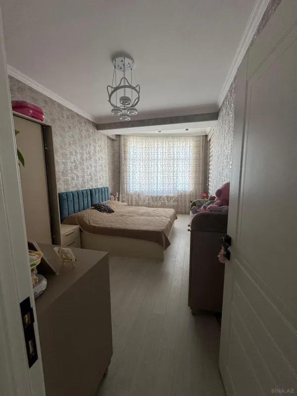 Satılır 3 otaqlı mənzil 122 m²
