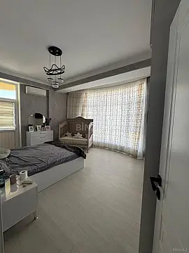 Satılır 3 otaqlı mənzil 122 m²
