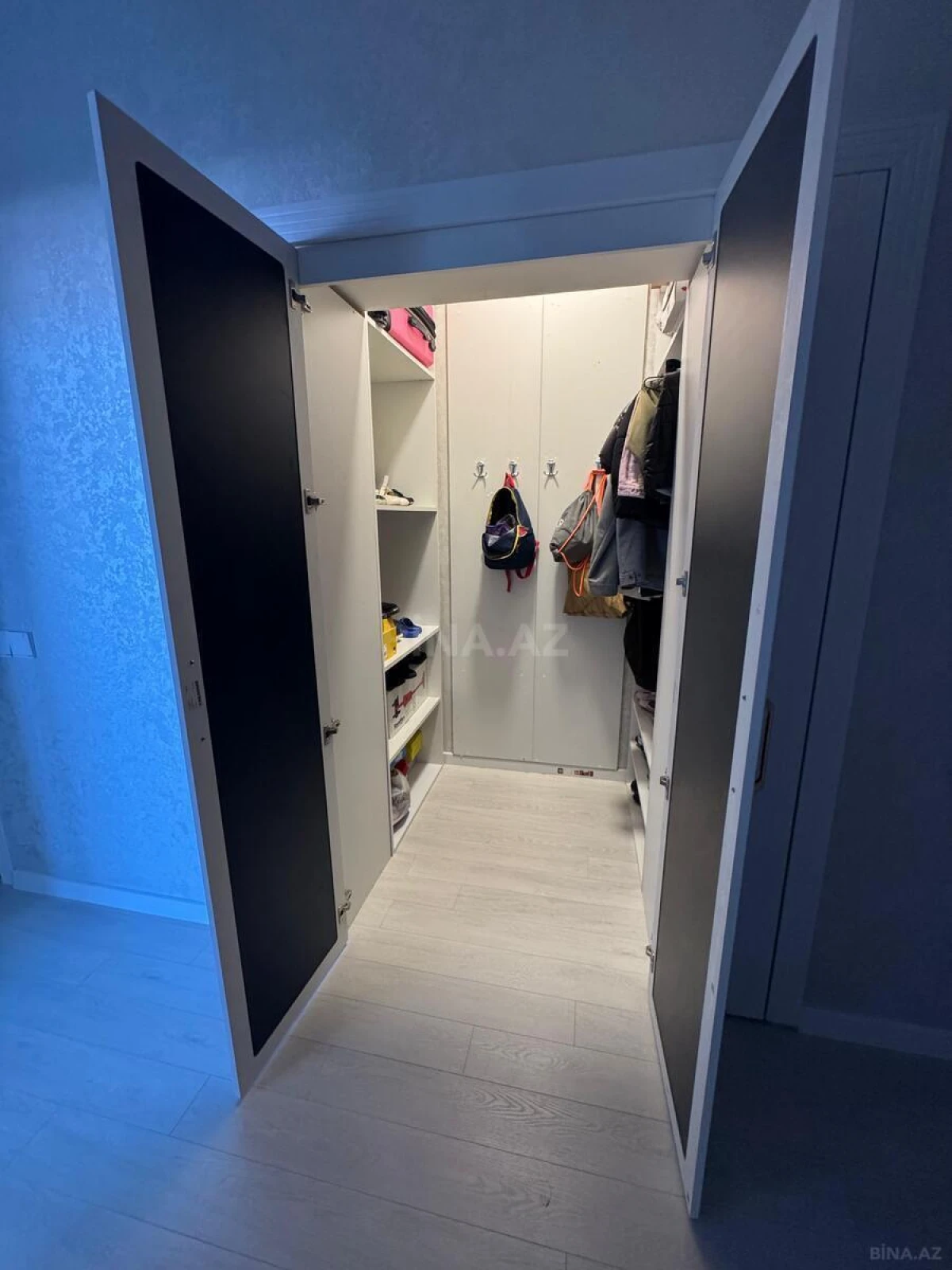 Satılır 3 otaqlı mənzil 122 m²