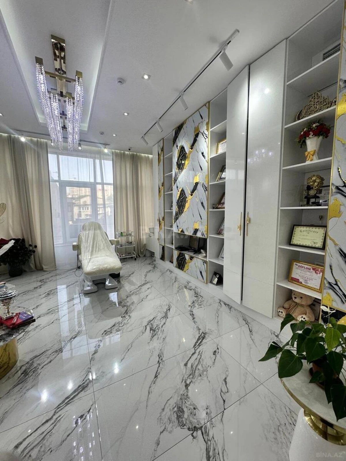 Kirayə verilir obyekt 370 m²