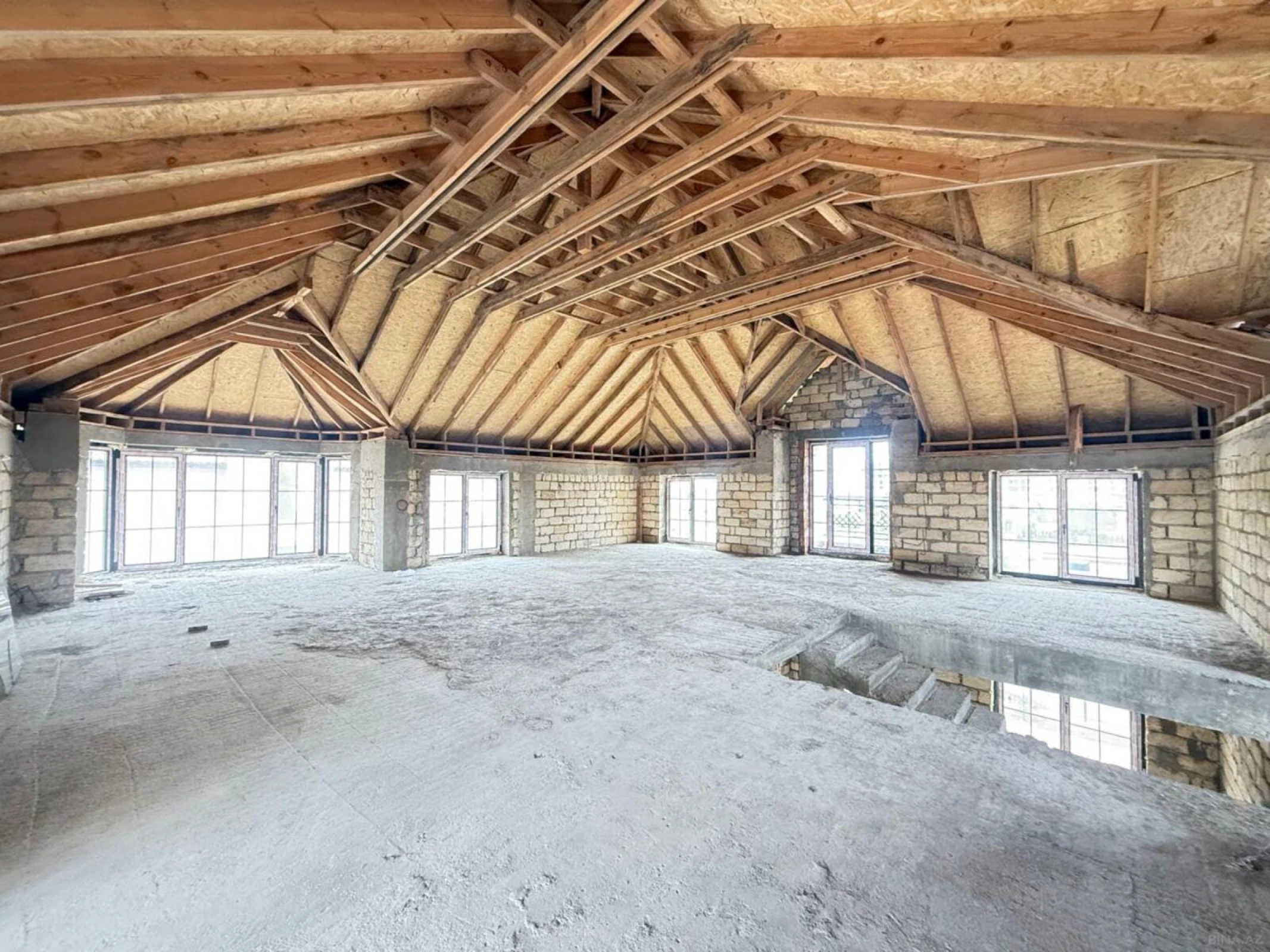 Satılır 9 otaqlı həyət evi 460 m²