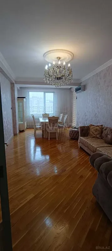 Kirayə verilir 3 otaqlı mənzil 143 m²
