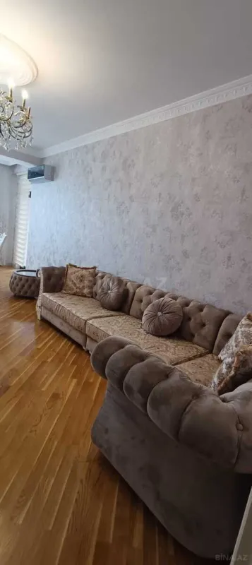 Kirayə verilir 3 otaqlı mənzil 143 m²