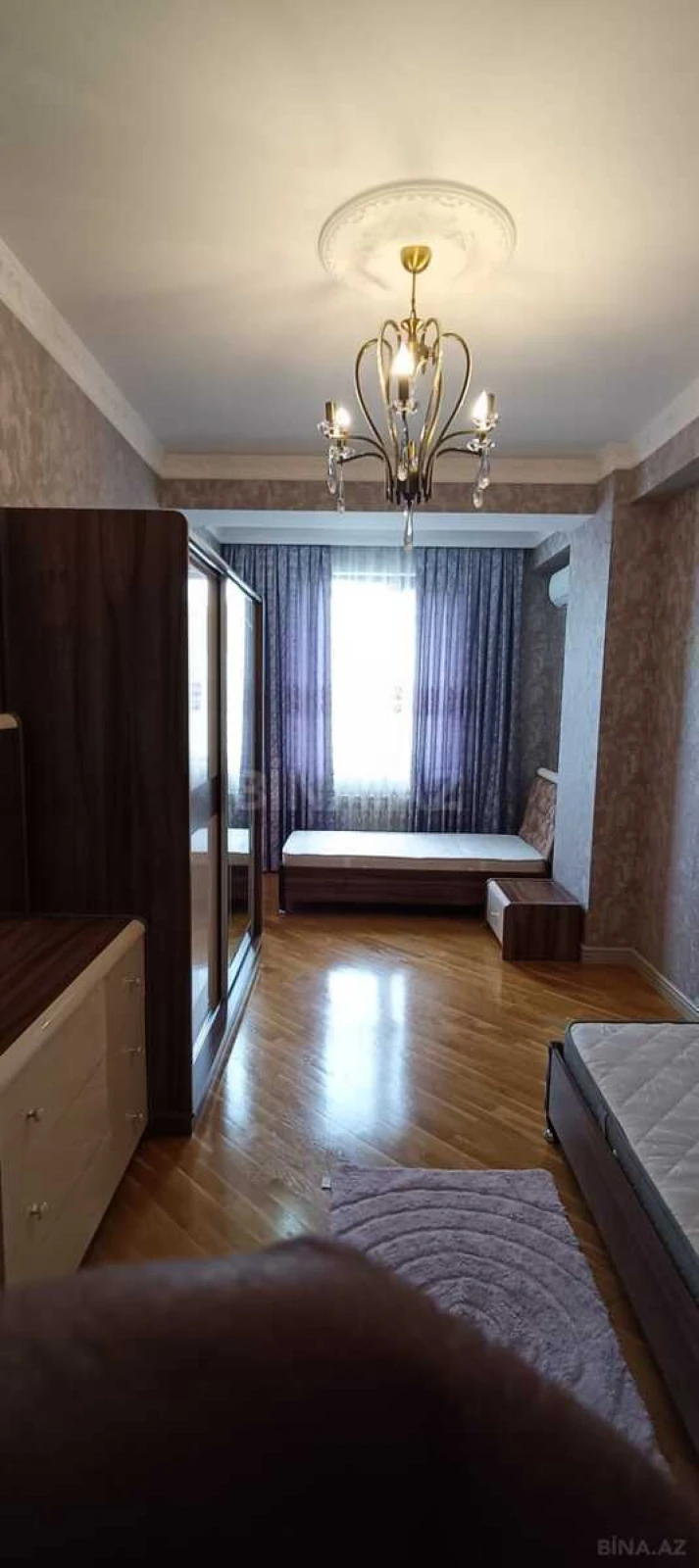 Kirayə verilir 3 otaqlı mənzil 143 m²