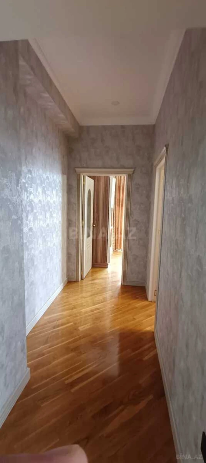 Kirayə verilir 3 otaqlı mənzil 143 m²