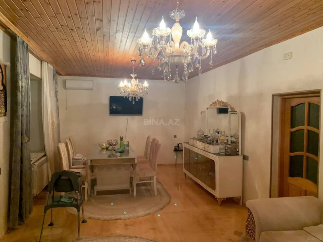 Satılır 6 otaqlı həyət evi 220 m²