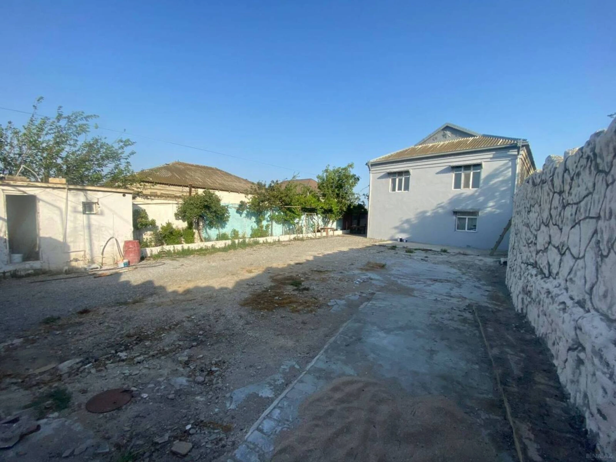 Satılır 6 otaqlı həyət evi 220 m²