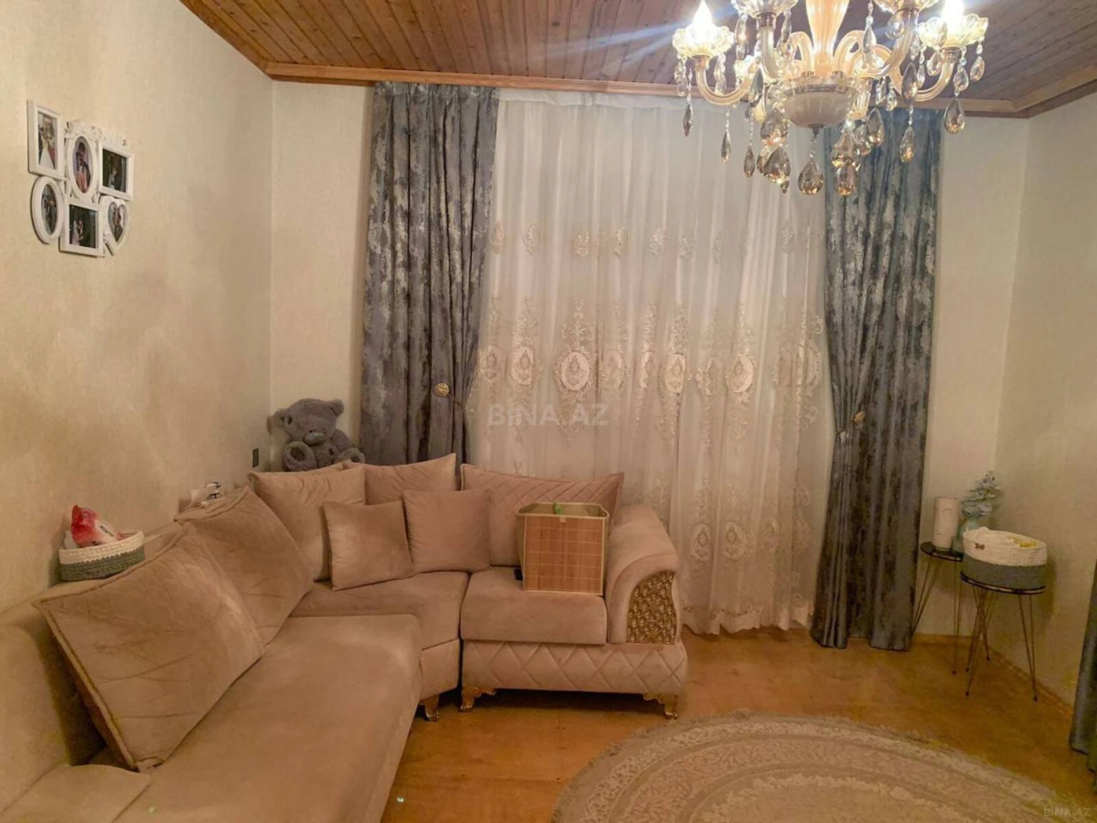 Satılır 6 otaqlı həyət evi 220 m²