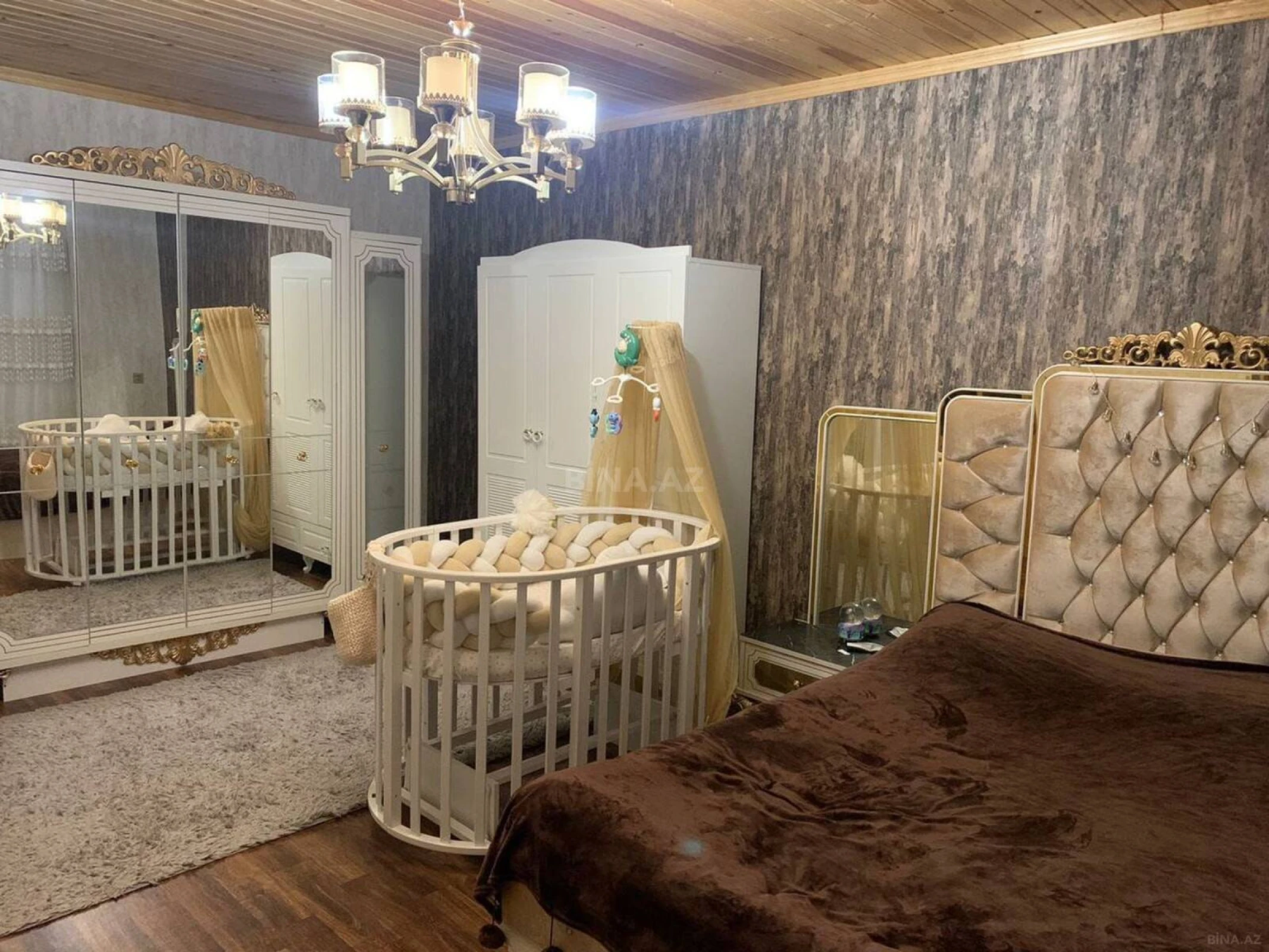 Satılır 6 otaqlı həyət evi 220 m²