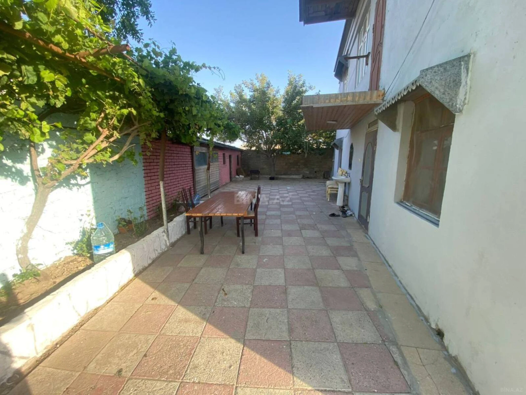 Satılır 6 otaqlı həyət evi 220 m²