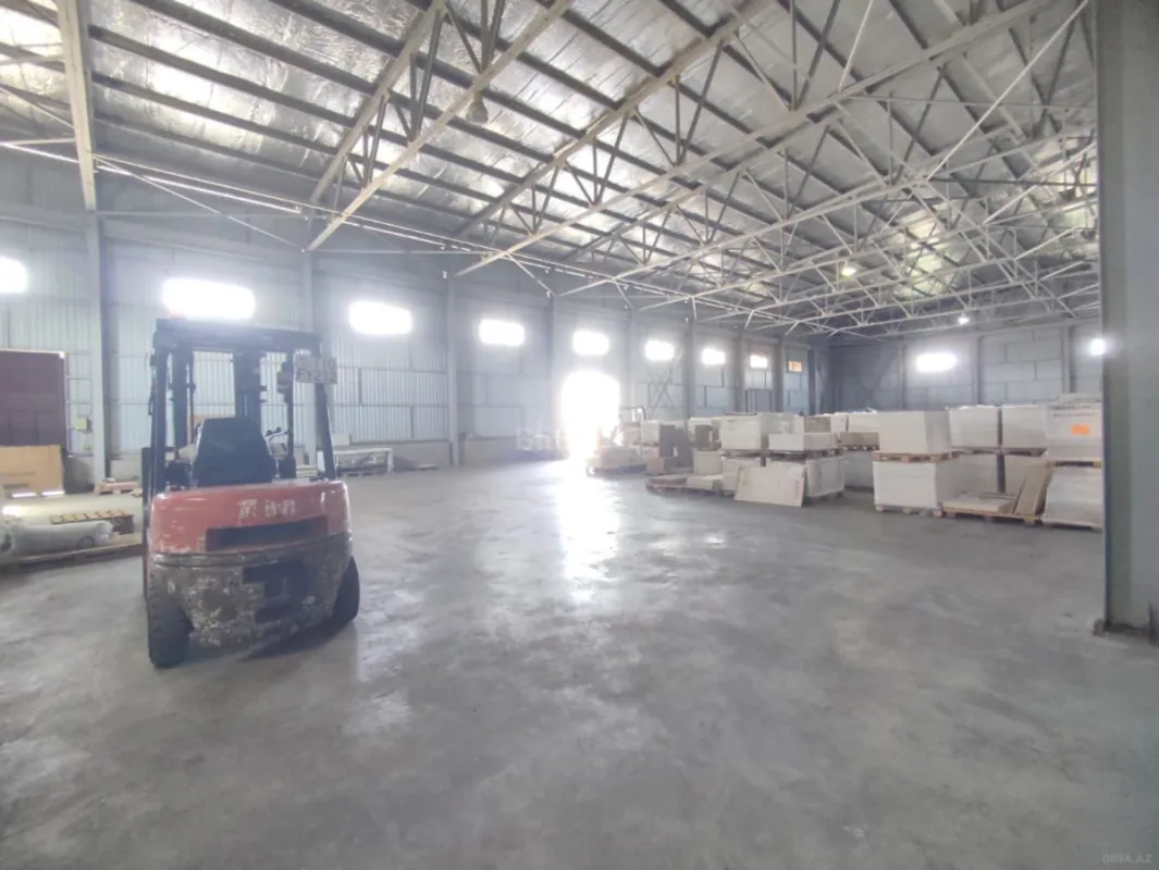 Kirayə verilir obyekt 1700 m²