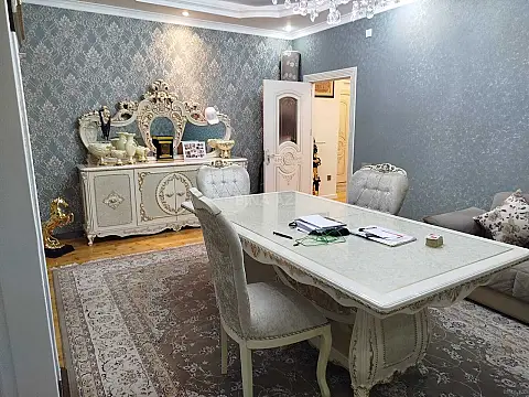 Satılır 3 otaqlı mənzil 120 m²