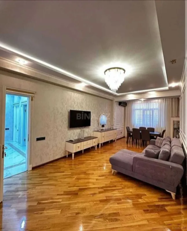 Satılır 2 otaqlı mənzil 101 m²