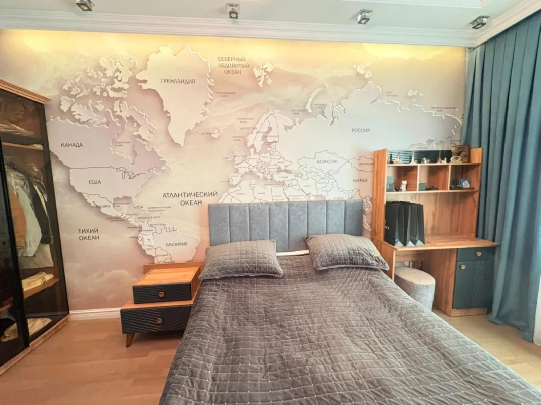 Satılır 3 otaqlı mənzil 181 m²