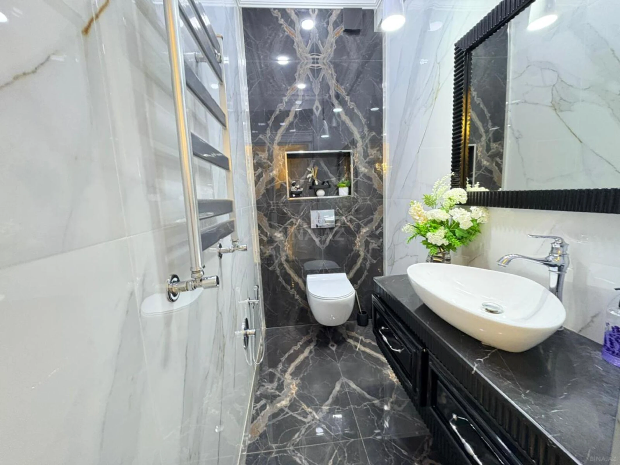 Satılır 3 otaqlı mənzil 181 m²