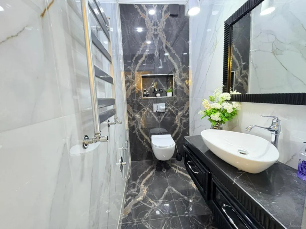 Satılır 3 otaqlı mənzil 181 m²