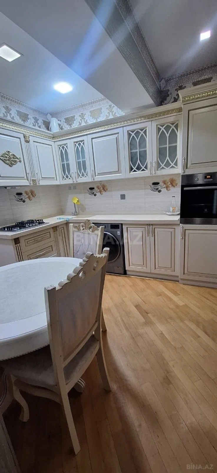 Kirayə verilir 2 otaqlı mənzil 86 m²