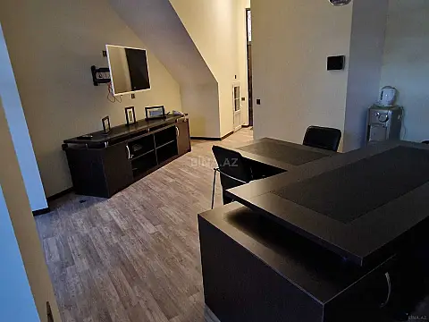 Satılır obyekt 180 m²