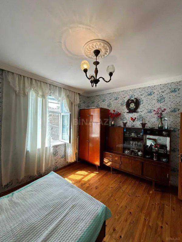 Satılır 6 otaqlı həyət evi 160 m²